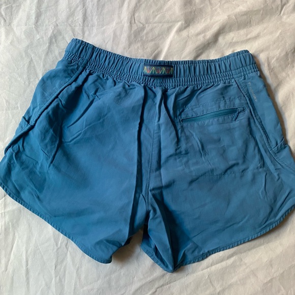 The North Face Hiking Shorts with Adjustable Belt - Picture 7 of 9